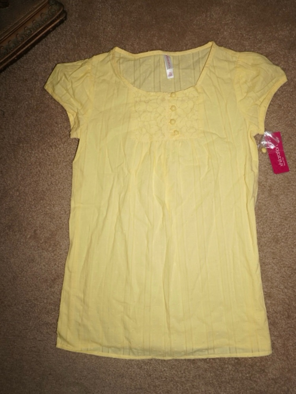 Xhilaration Yellow Short Sleeve Top with Crochet Yoke